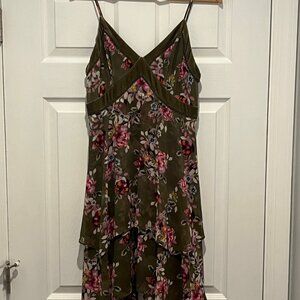 White House Black Market Green Floral Handkerchief Hem Dress, Size 6P